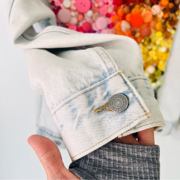 Custom Made Levi’s Recycled Rainbow PRIDE Upcycled Button Jacket Medium - Picture 9 of 16